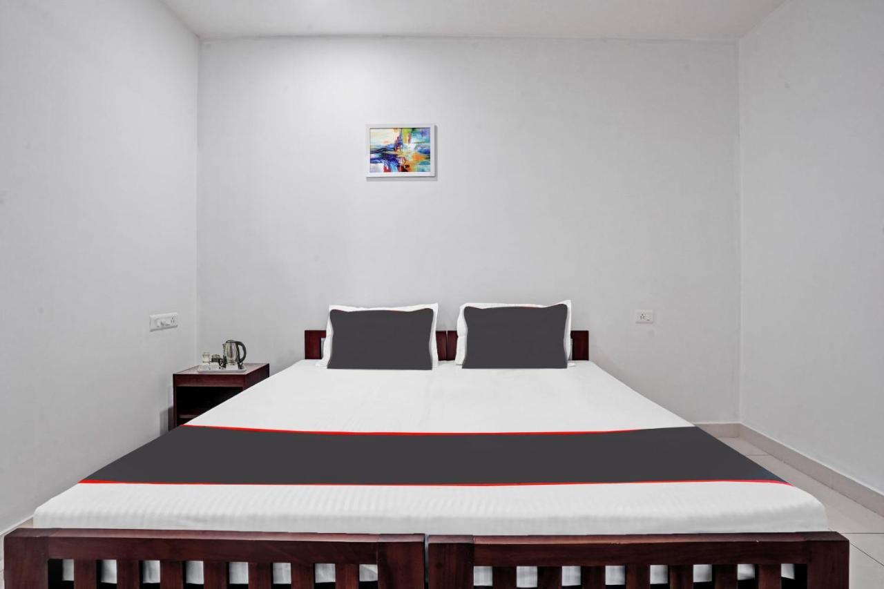 Collection O White House Pearl Hotel Kochi Exterior foto