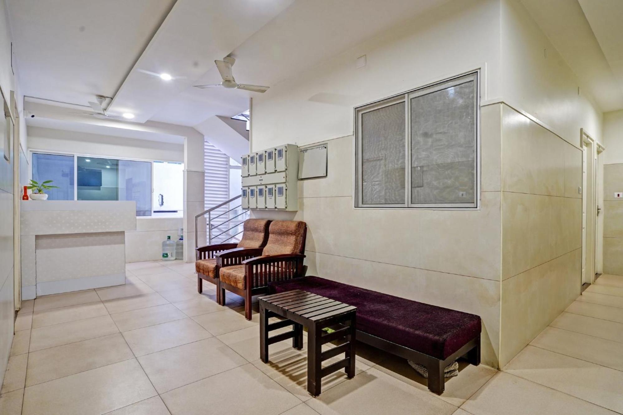 Collection O White House Pearl Hotel Kochi Exterior foto